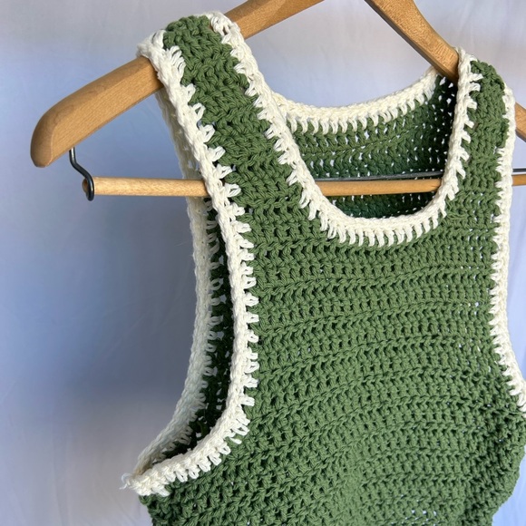 Super Cute Vintage Green Hand Knit Sweater Vest size S - Picture 3 of 8